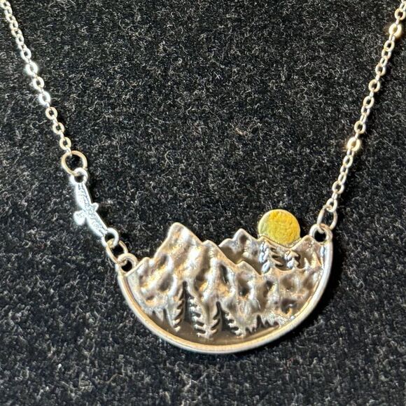 NWT Boho Mountain Sunrise Pendant Necklace - Picture 3 of 3